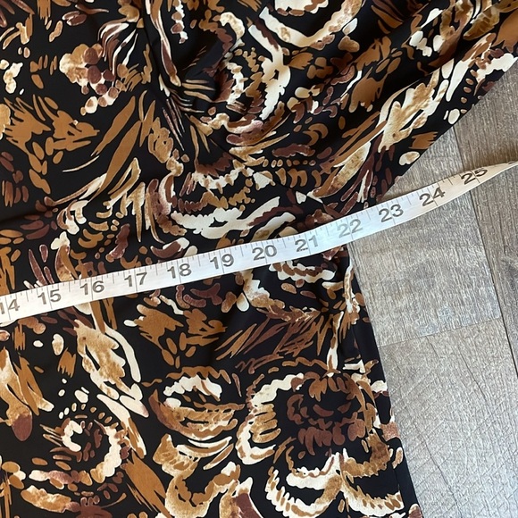 Additions by Chico’s Brown Black Abstract Floral Slinky Stretch Blouse size 3 - Picture 12 of 15